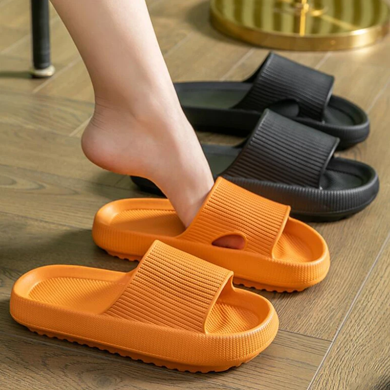 

Fashion Men Slippers Thick Platform Slippers Mute EVA Soft Indoor Home Slides Non-slip Summer Beach Sandals Women Bathroom Shoes