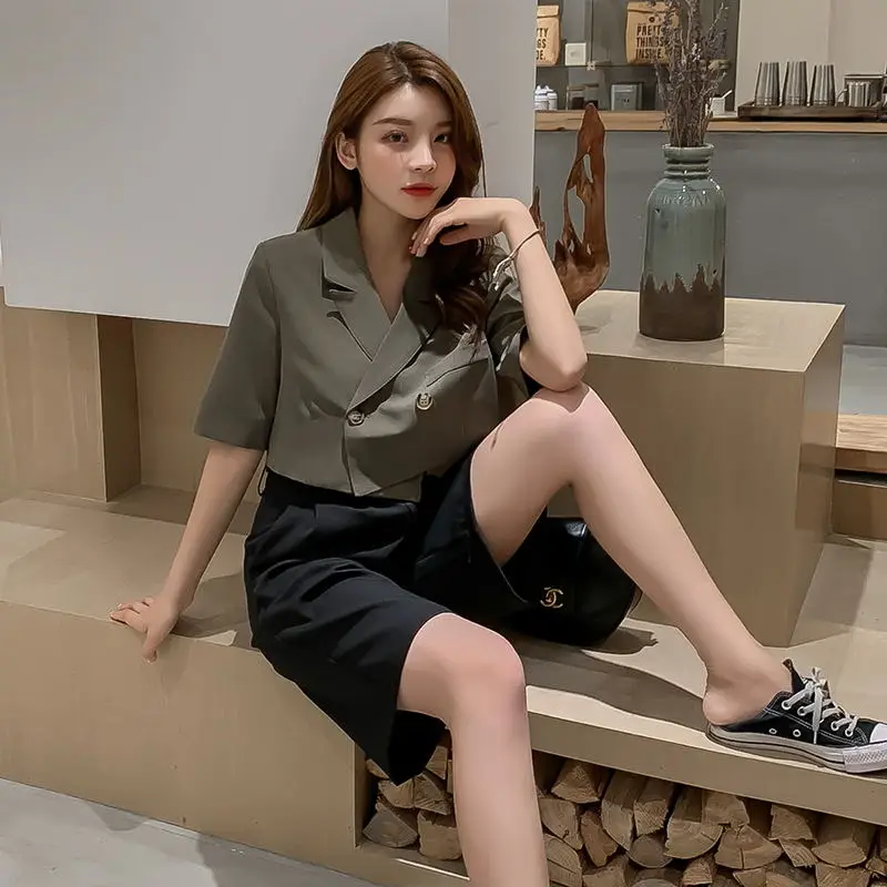 Брендовый элегантный офисный костюм для дам брюки женская короткая куртка