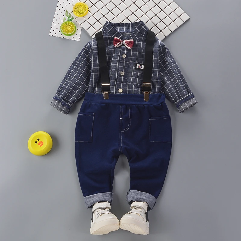 Демисезонный для маленьких мальчиков и девочек хлопковые Костюмы комплект Детский галстук-бабочка, рубашка, комбинезон 2 шт./компл. модная детская одежда спортивная одежда Trackusuit