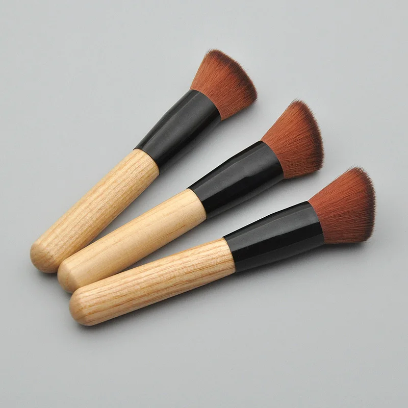 Кисть для макияжа с деревянной ручкой блендер плоским верхом и полным покрытием