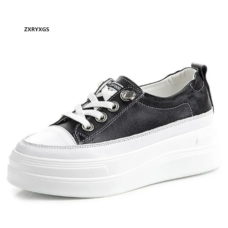 Женские кроссовки на высокой платформе черные или белые танкетке со шнуровкой