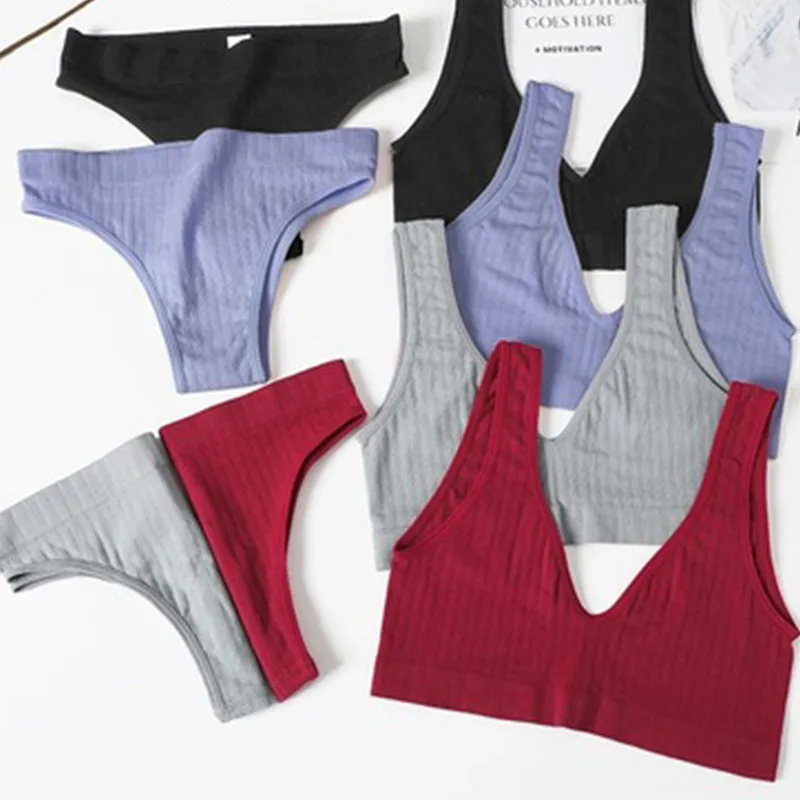 

Женский бесшовный бюстгальтер с глубоким V-образным вырезом и трусики