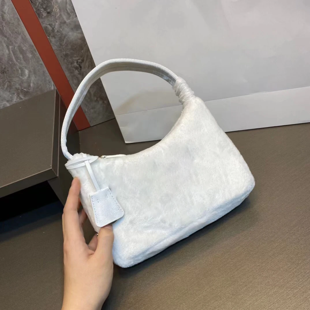 

300626 with LOGO top fashion high-end design trend large-capacity one-shoulder diagonal all-match classic underarm bag