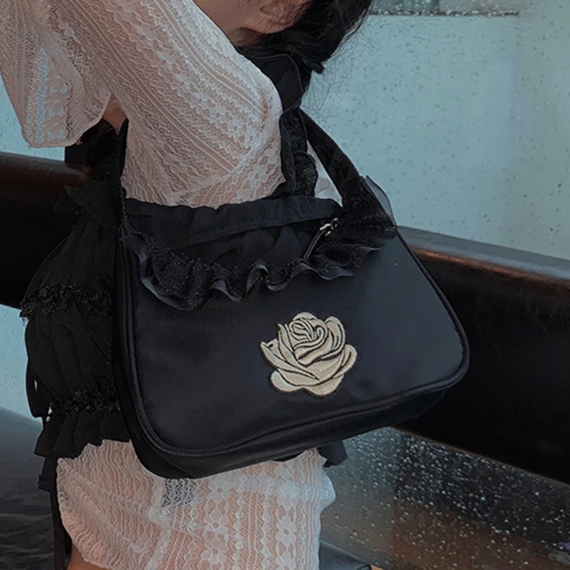 

[EAM] Women New Embroidered Roses With Lace Edges Nylon Personality All-match Crossbody Shoulder Bag Fashion Tide 2021 18A1235