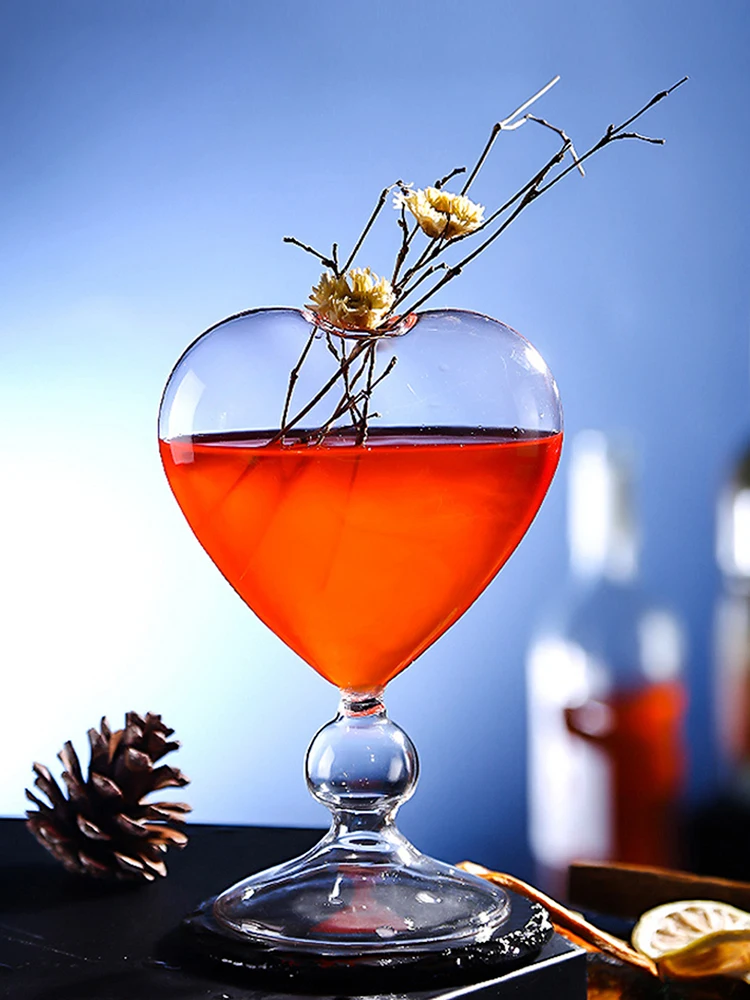 

300ml Heart-shaped Design Slanted Martini Glass Cup Scrub Cocktail Creative Goblet Lead-Free Glass Bubble Cups Without Straw