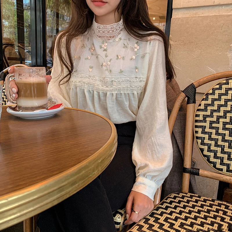 

Lace Embroidery autumn crop top women Round Neck Pullover holiday Casual tank top Full Sleeves Loose Fit Sweet Chic Tops