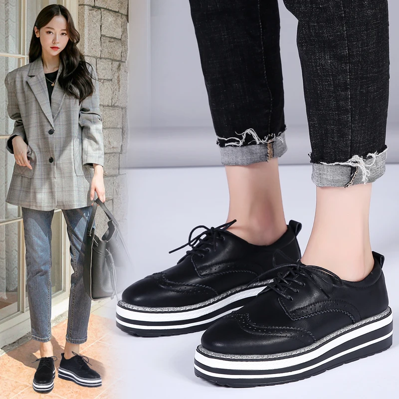 

2019 Shoes Women Brogues Oxfords Flat Platform Round Toe Cow Split Leather Handmade Women Casual Shoes Carved Shoes Plus Size 40