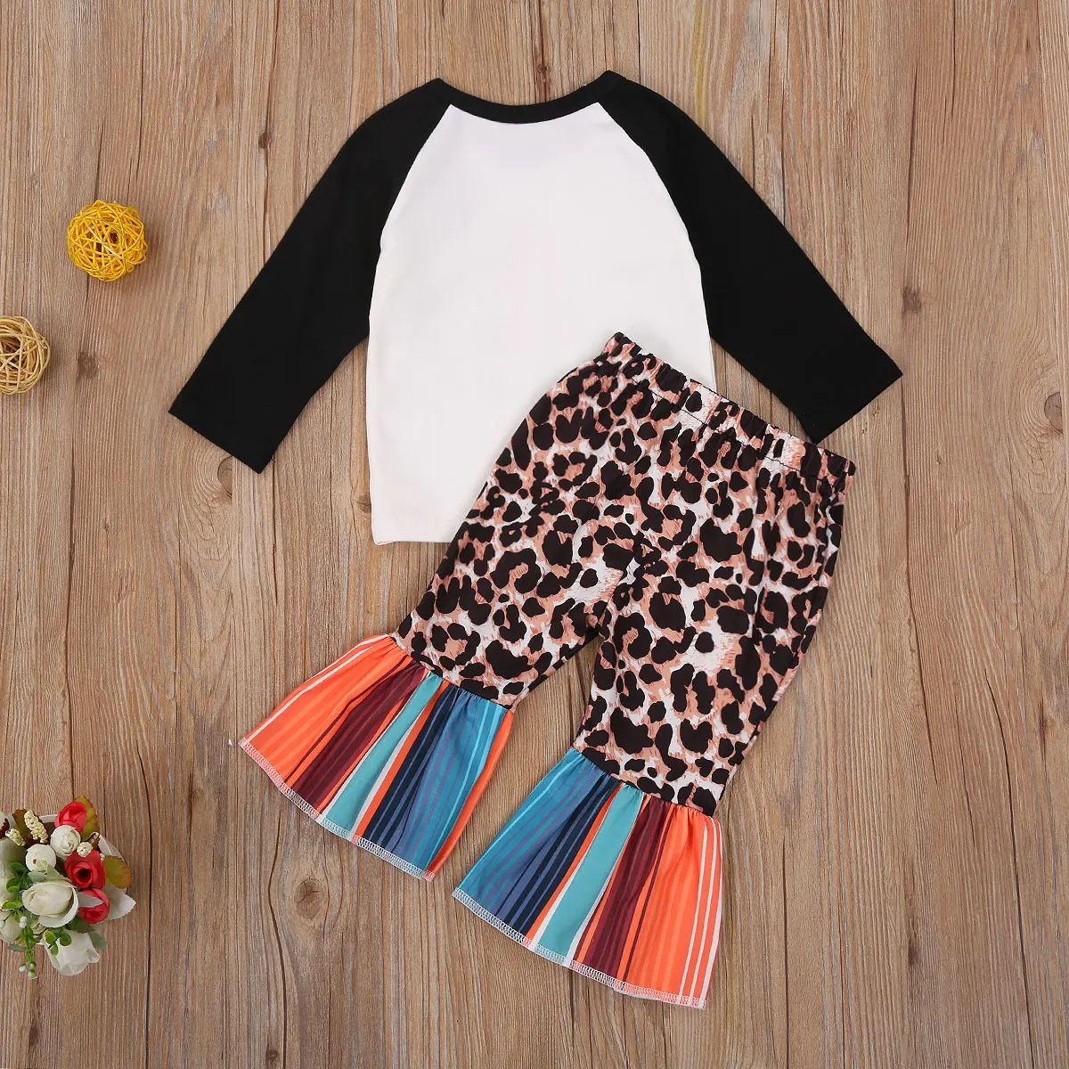 

Christmas Infant Baby Girls Clothes Sets Letter Print Long Sleeve Pullover Tops Leopard Striped Flare Pants 2pcs Outfits