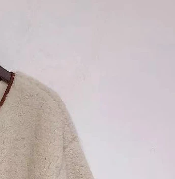 

2021 Early Spring New Hit Color Loose Round Neck Fleece Large Pocket Jacket