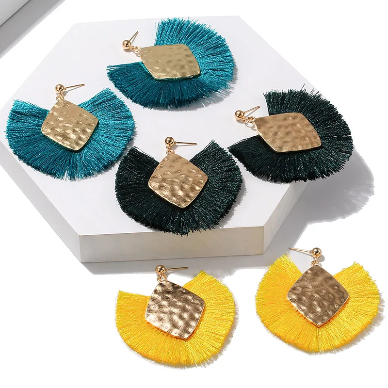 

Hot New Tassel Earrings Bead Ladies Earrings For Girl Statement V shape Rope Fringe Earrings 2019 Jewelry Halloween Gift