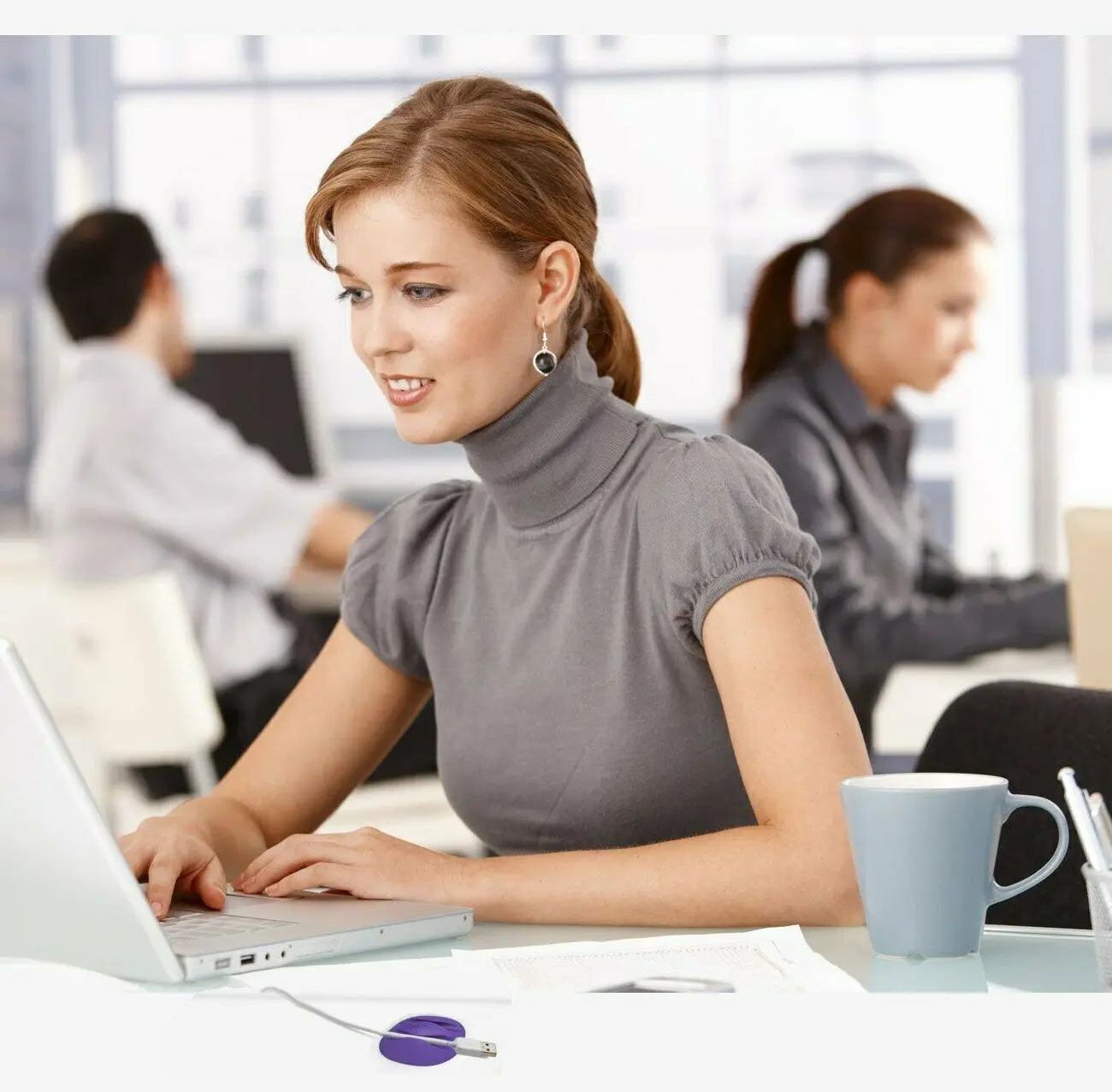 Знак страховочный пояс. Работать в р 3. Табличка спецодежда. Работать в р 3. Предписывающий знак м04.