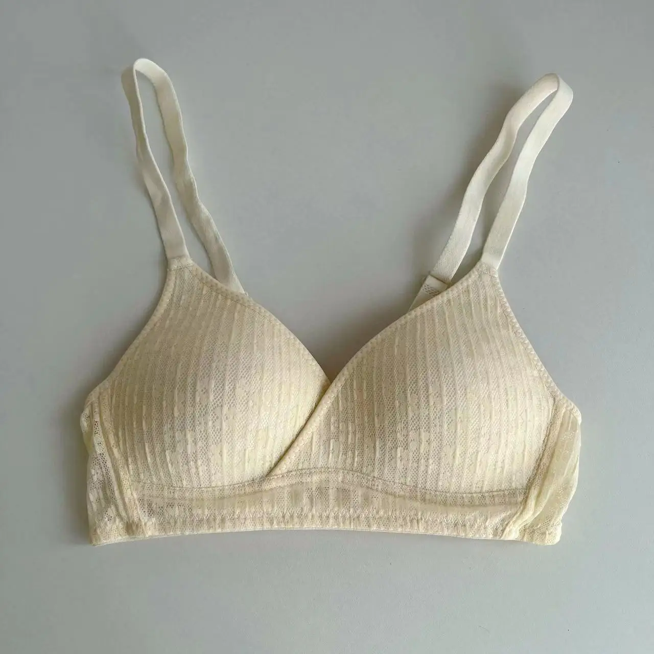 Бюстгальтер женский с чашкой пуш-ап