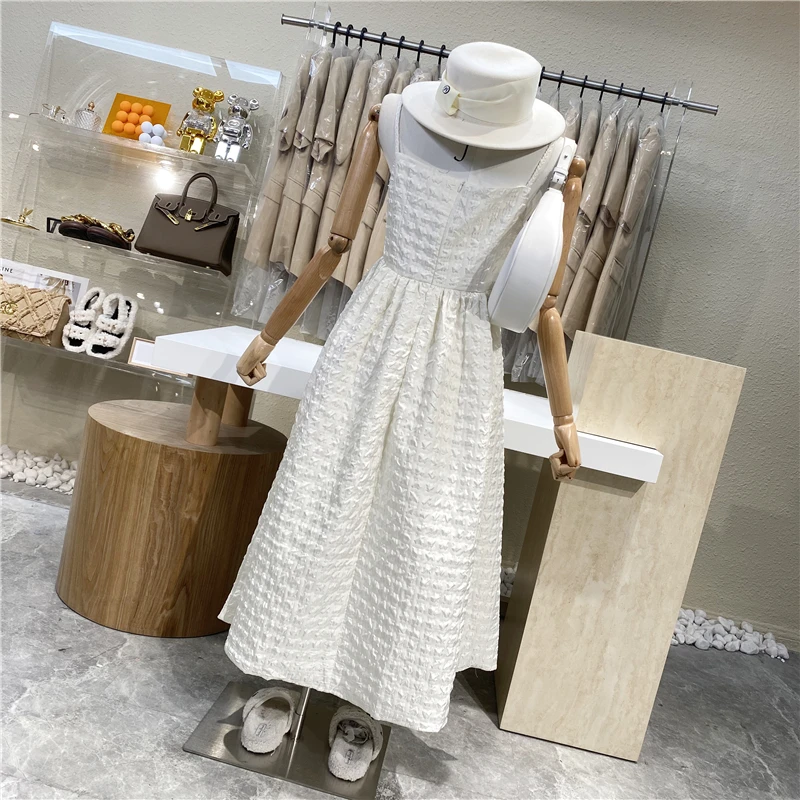 

Niche Design 2021 Elegant Temperament Stereo Bubble Halter Dress High-grade Cut Waist Slim Jacquard Dress