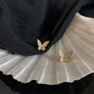 

S925 Silver 2021 New Retro Butterfly Wing Earrings Mini White Butterfly Stud Earrings Mother-of-pearl Shell Earrings