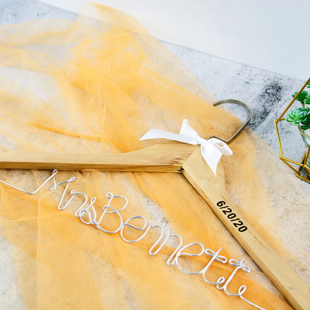 Персонализированные Выгравированные свадебное платье вешалка подарок для