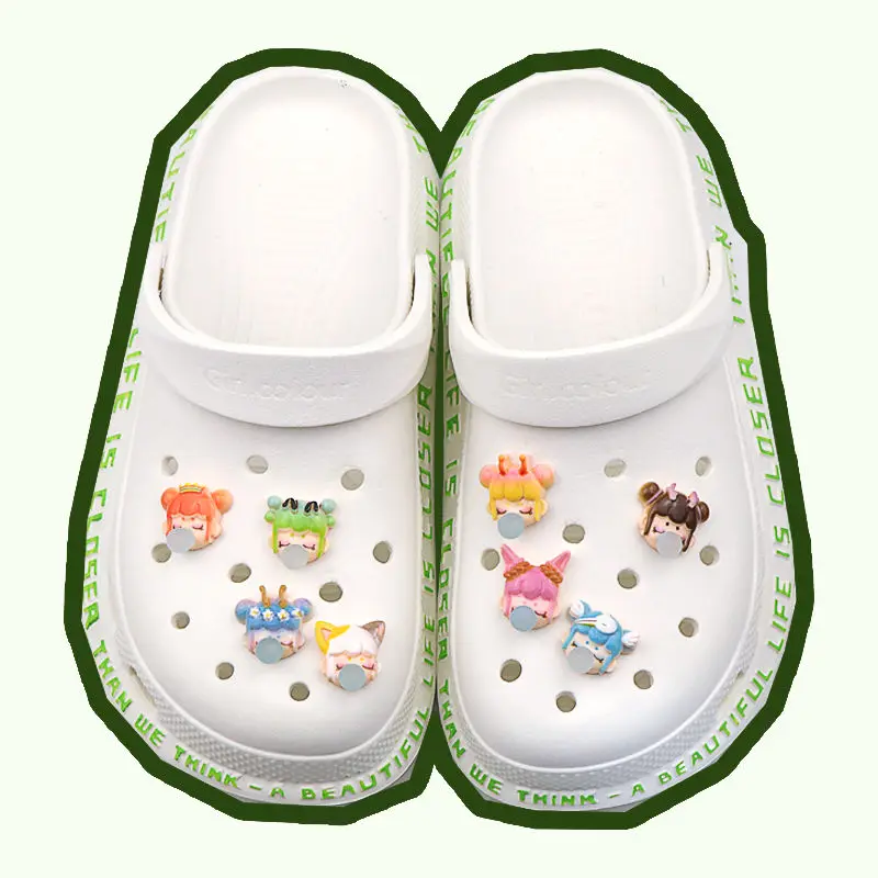 

2021 New DIY Corc Charms Shoe Decorative Buckle Accessories Lovely Bubble Blowing Girl Creative Personalized Shoe Buckle Fashion