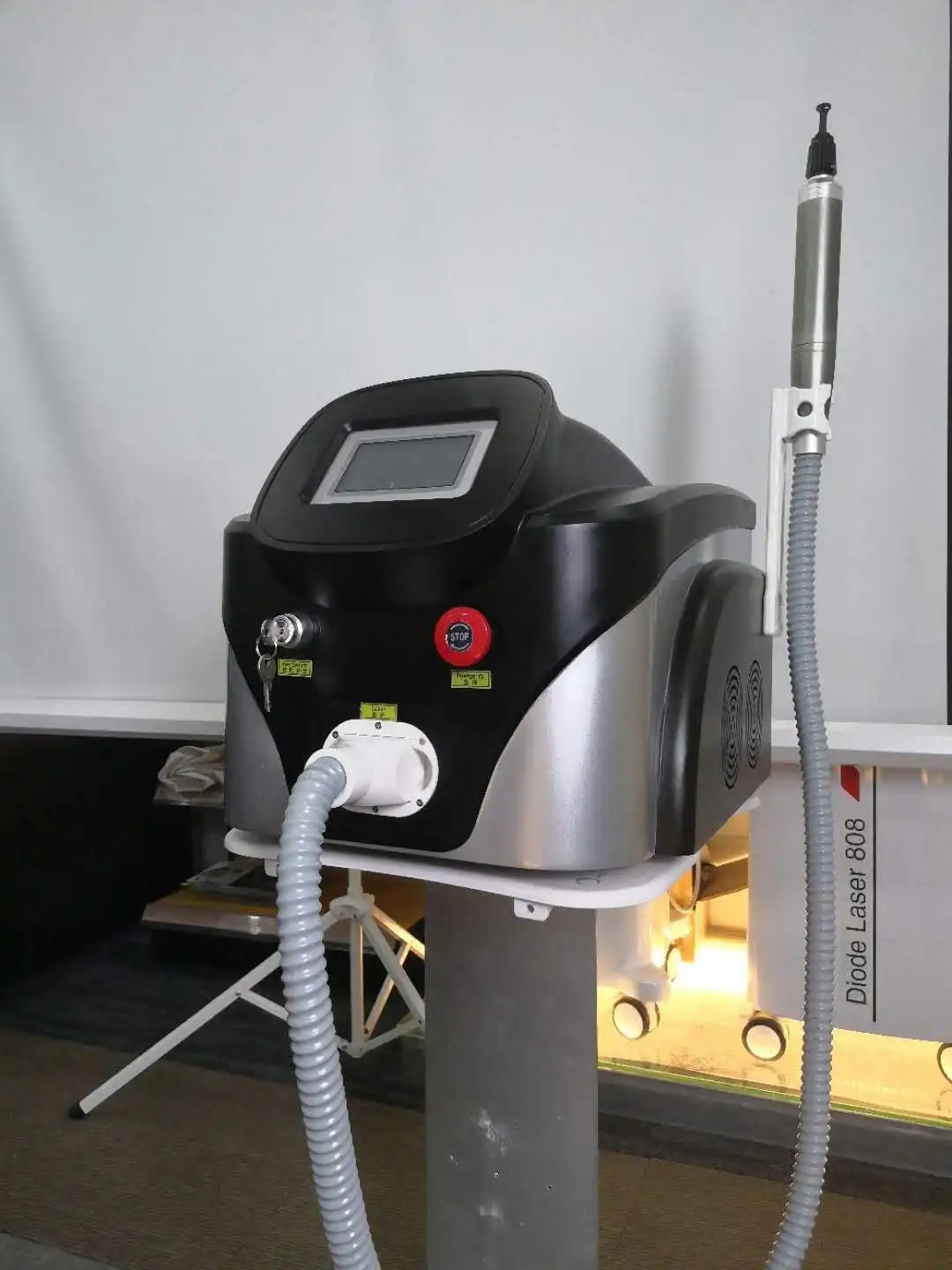 2020 HOT Sale Q Switched ND YAG Laser 532nm 1064nm 1320nm Tattoo Removal Machine Price / Carbon Peel | Красота и здоровье