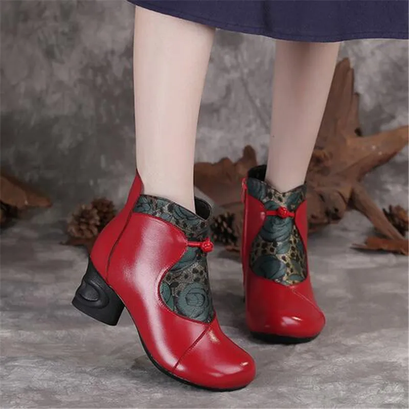 Женские ботинки из натуральной кожи теплые с классическим принтом сезон