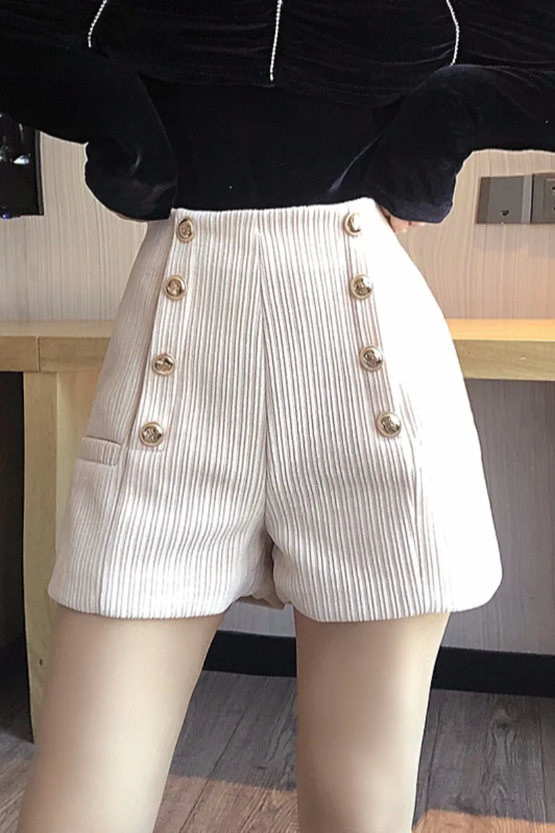 

Shorts For Women In Autumn And Winter