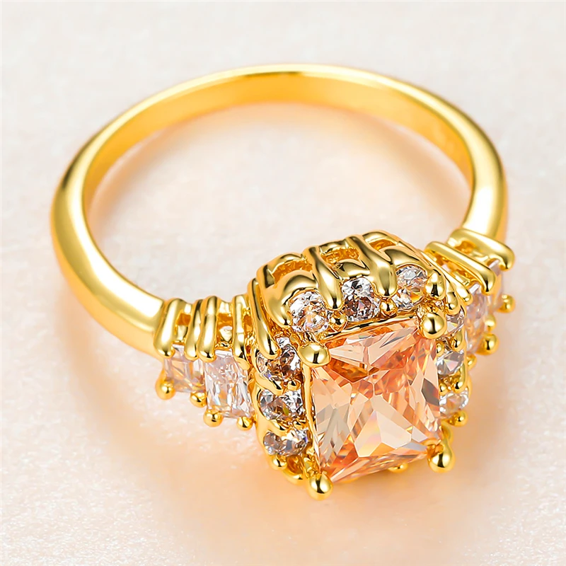 

Cute Female Champagne Big Crystal Stone Ring Charm Gold Color Wedding Rings For Women Luxury Bride Square Zircon Engagement Ring