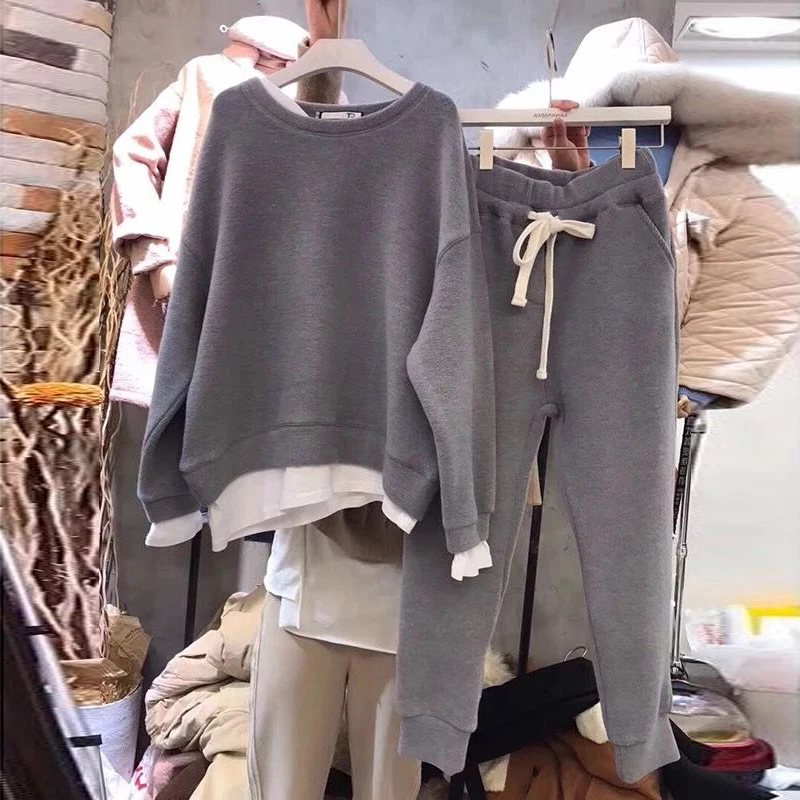 

Новинка; Сезон весна-осень; Комплекты из двух предметов для женщин из искусственного меха, состоящие из двух частей, пуловер, толстовка с кап...