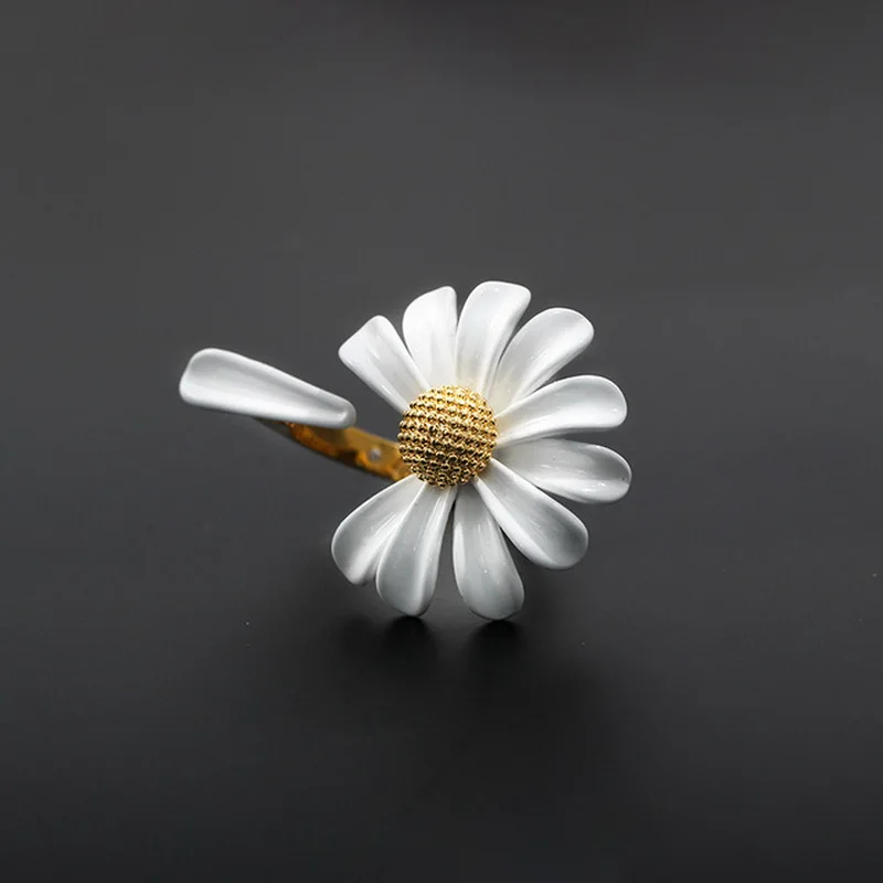 

SJCHO-171 2021 New Spring White Enamel Daisy Flower Vintage Elegant Simple Opening Rings for Women Jewelry Party Gifts