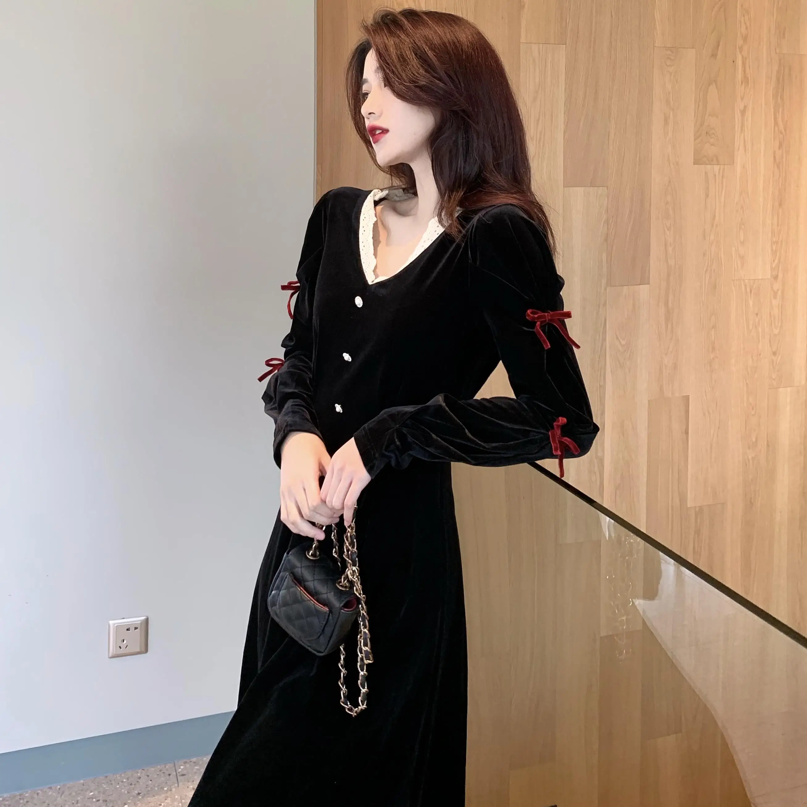 

COIGARSAM Patchwork Women dress Winter Lace Panelled Dresses Black 7313