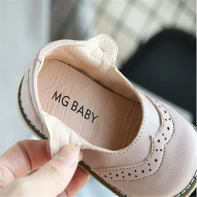 Демисезонные кожаные туфли для девочек школьная обувь принцессы Нескользящие