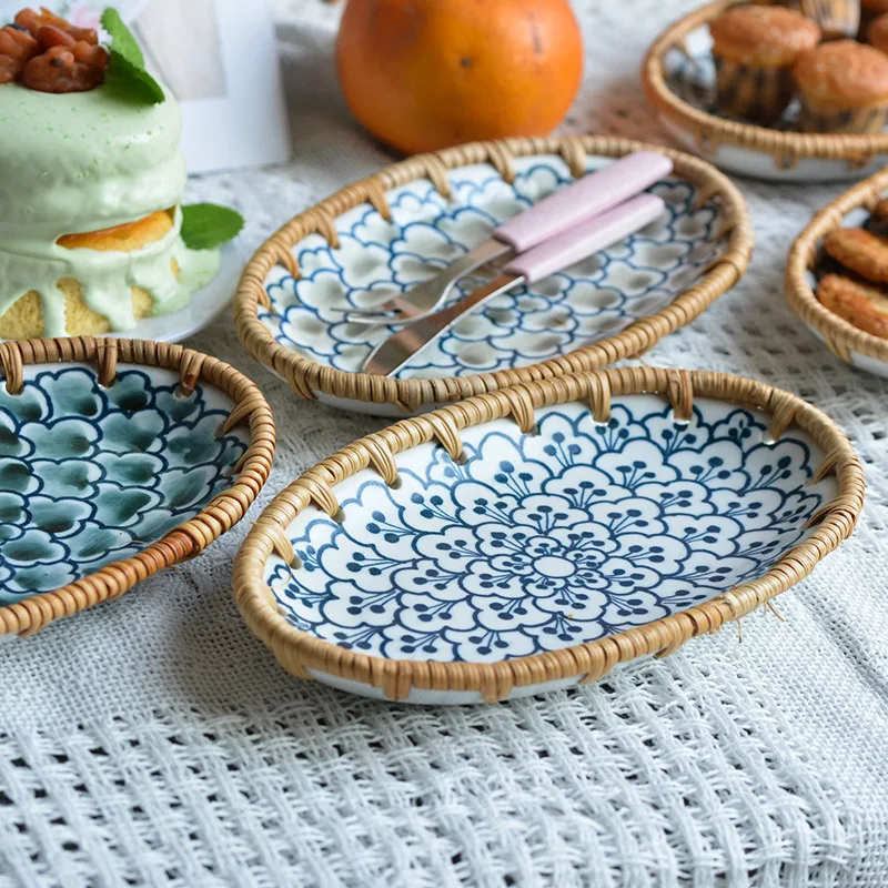

Korean Japanese Tableware Autumn Rattan Woven Storage Dried Fruit Table Cake Point Storage Shooting Ceramic Props Small Basket