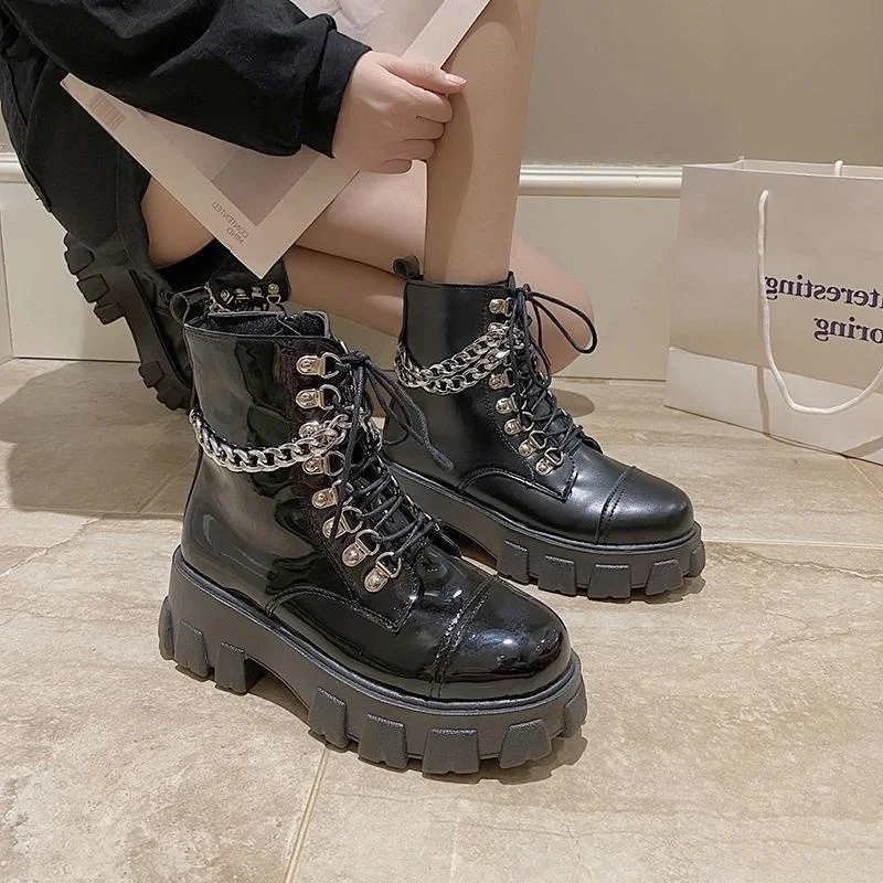 

British locomotive lace up boots women's Knight boots 2021 new patent leather thick heel thick soled boots
