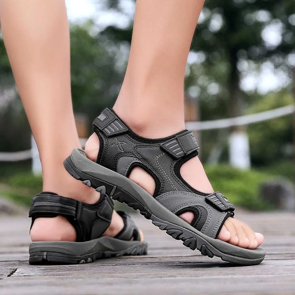 

Mannen Sandalen Zomer Toevallige Strand Platte Schoenen Non Slip Luxe Ademend Rubber Klompen Nieuwe Mode 2021 Slippers Teen