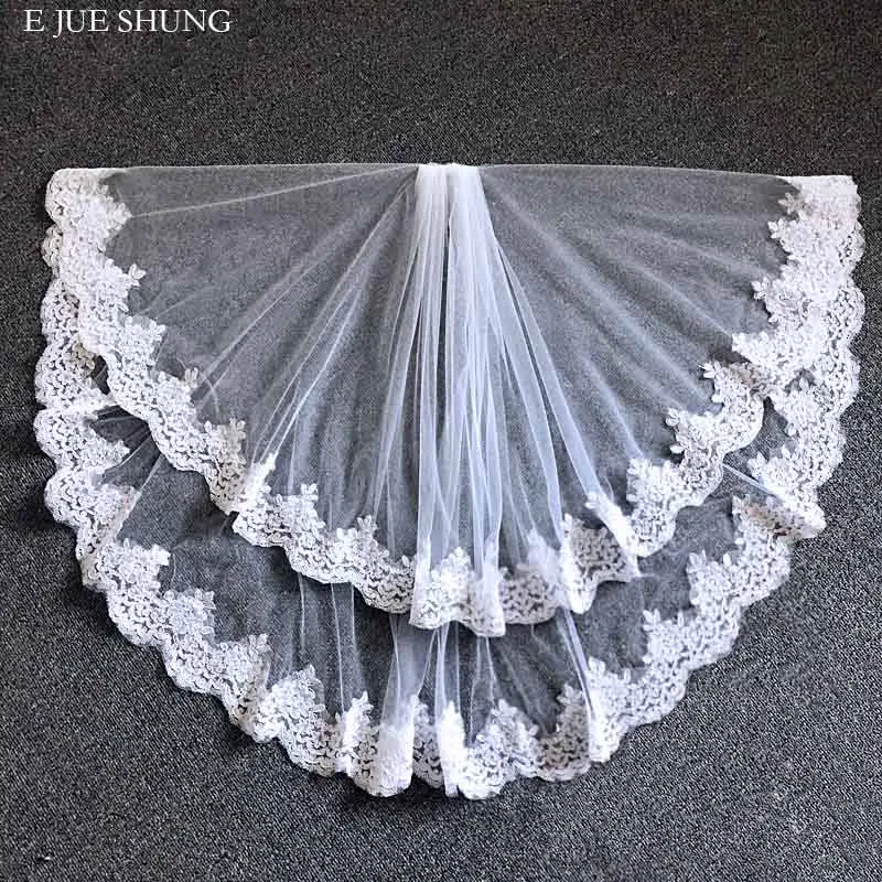 

E JUE SHUNG White ivory Lace Edge Wedding Veils With Comb Two layers Short Bridal Veil Wedding Accessories