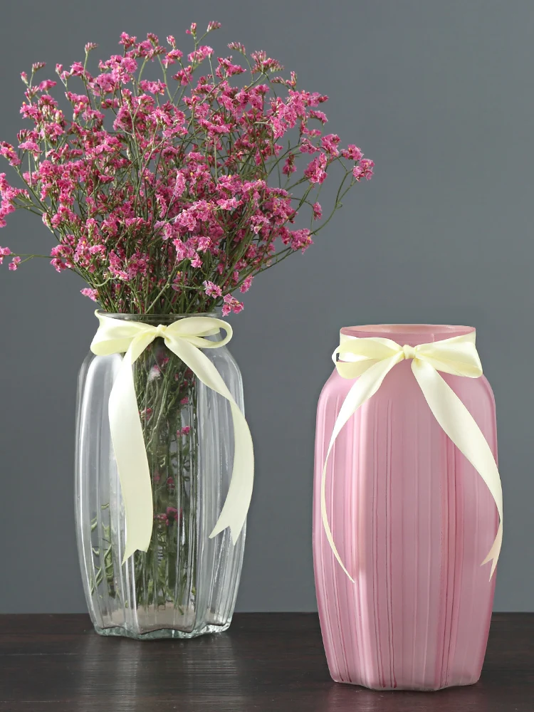 Ваза из матового хрустального стекла домашнего цвета волнистая простая ваза