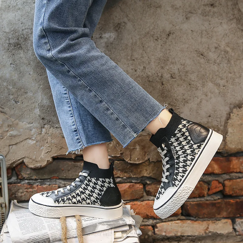 

High-top Canvas Shoes Women Fashion Sneakers 2022 New Spring Casual Loafers Ladies Lace-up Vulcanize Shoes Student Skateboard