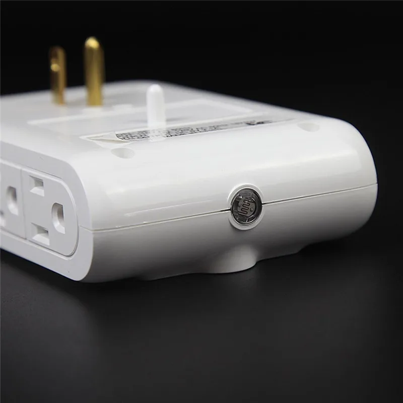 Настенное зарядное устройство с 2 USB-портами и 4 розетками переменного тока