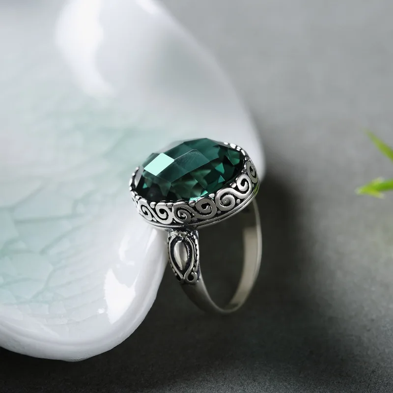 Женское кольцо из серебра 100% пробы с зеленым кристаллом | Украшения и аксессуары