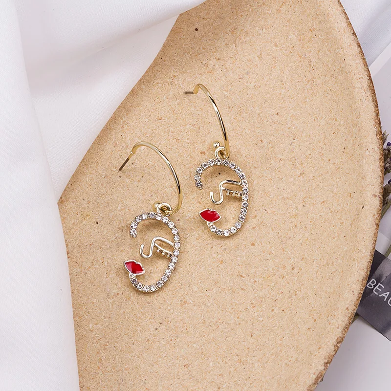 2019 новые серьги в виде лица корейские трендовые круглые с кисточкой ретро