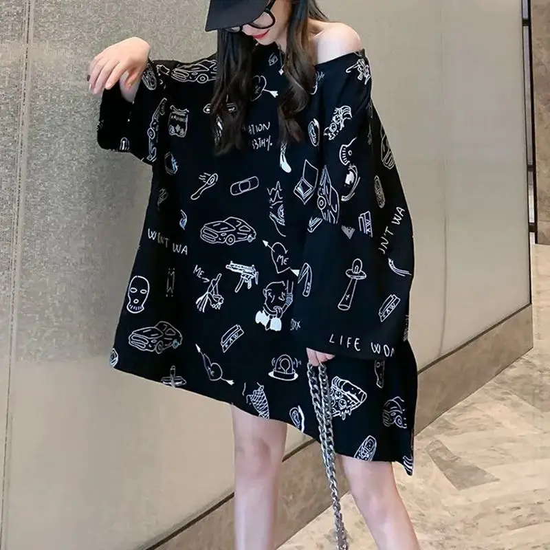 Женская футболка с коротким рукавом круглым вырезом и мультяшным принтом летняя