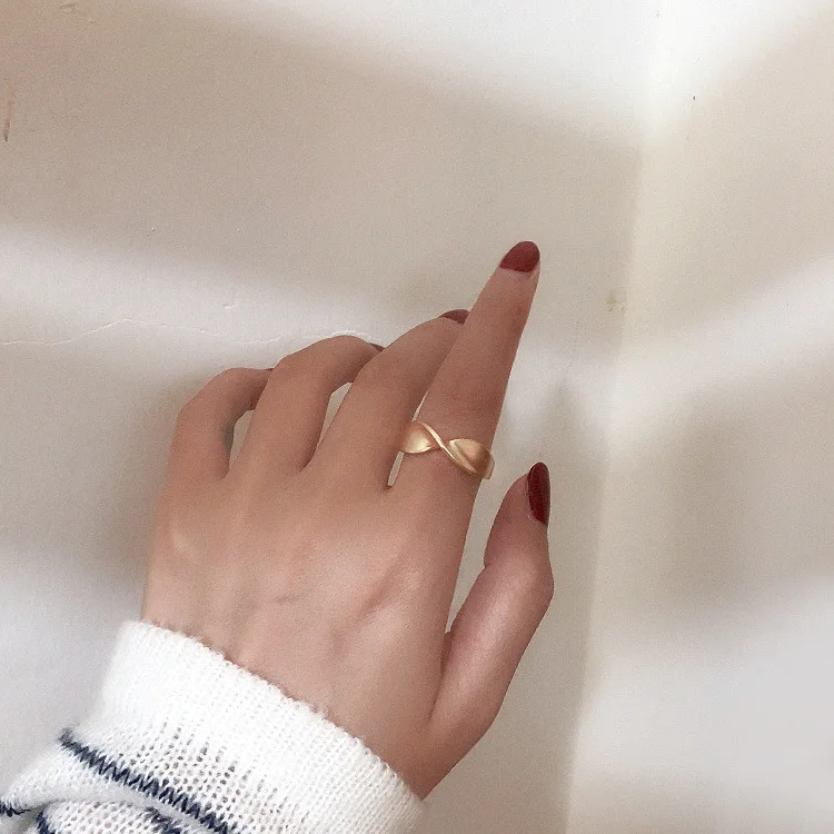 Женское кольцо с открытым кольцом элегантное простое металлическое эффектом