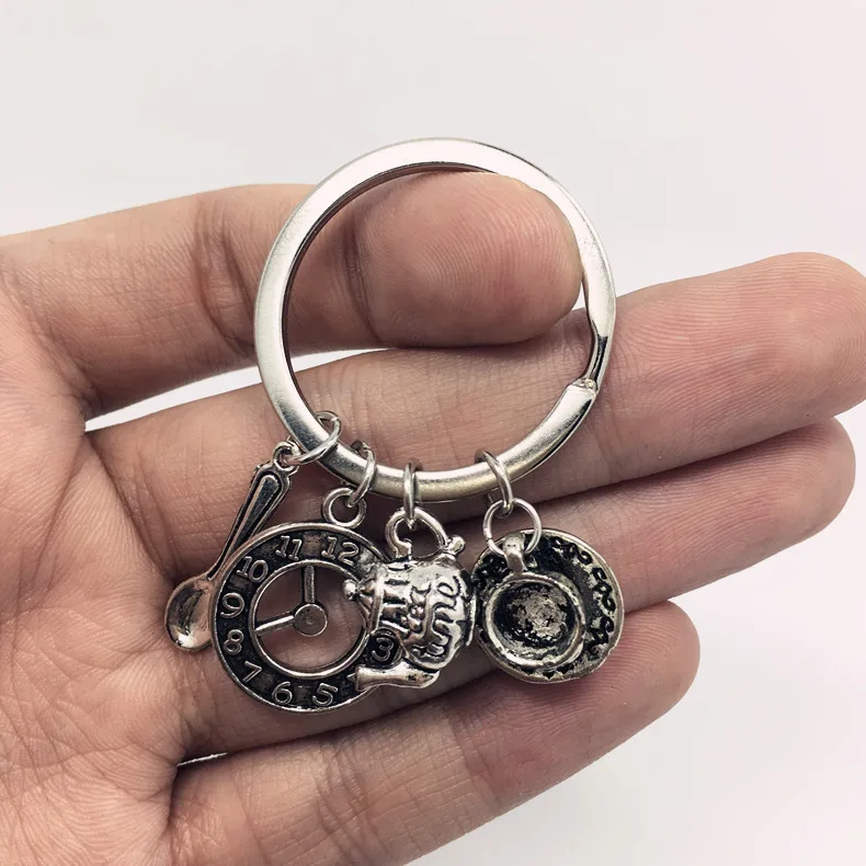 Ювелирные изделия из сплава пленка и телевизор окружающие Алису в стране чудес