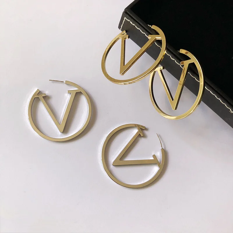 

Statement Heavy Metal Letter Circle Earrings For Women Etrendy New HipHop Style Simple Big Earrings Jewelry Wholesale