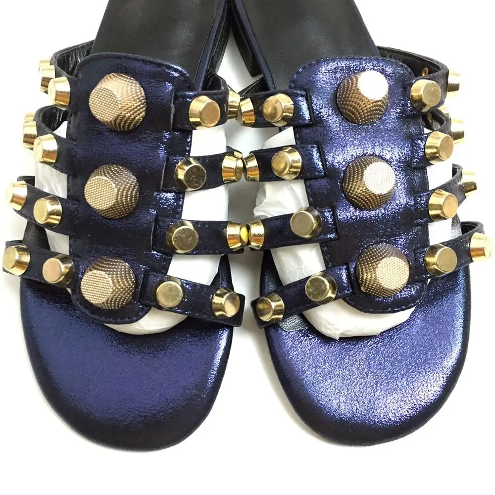 Женская обувь Сандалии на плоской подошве с шипами Шлепанцы без задника Пляжная