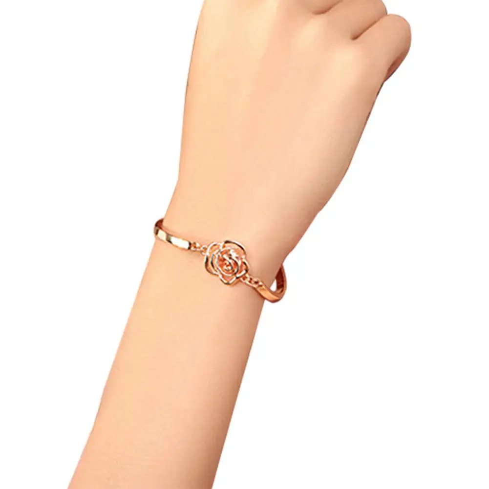 

Women Golden Flower Crystal Rose Bangle Cuff Chain Bracelet Chic Jewelry Present Jewelry Girls Party Gift