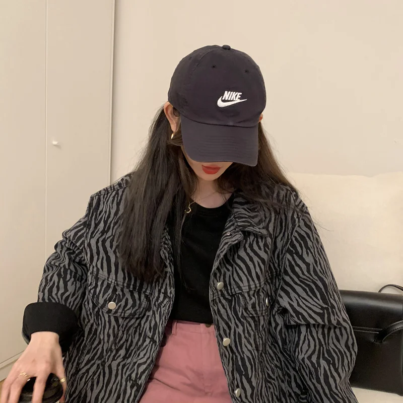 Черное пальто привлекательное джинсовое с принтом зебры Женская свободная