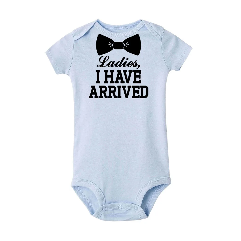 Дамы я прибыла младенческой новорожденных мальчиков одежда с коротким рукавом комбинезон на каждый день комплект детской одежды Onesie