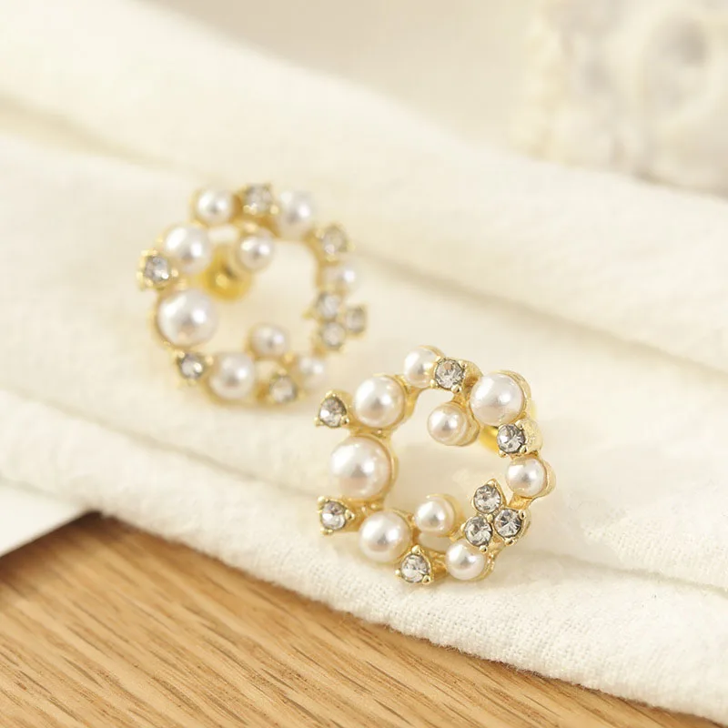 

2021 new Korean luxury zircon hollow-out pearl flower earrings fashion women's earrings girls unusual jewelry gift