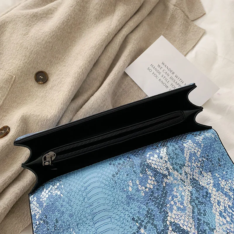 Сумка на плечо женская элегантный чемоданчик одно с изображением змеи модный