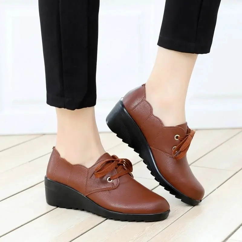 

Fashion Leather Flats Shoes Women Lace Up Wedge Heels Women's Sneakers Female Shoes Ladies Casual Flat Wedge Shoes Brown Black