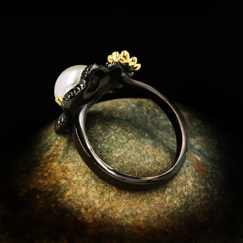 

Cute Female White Pearl Thin Ring Vintage 14KT Black Gold Wedding Ring Luxury Bridal Flower Engagement Rings For Women