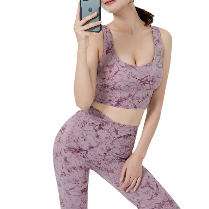 

HaleyChan Women's Yoga Crop Top Sports Bra with Removable Pads RaceBack Bras Wireless Padded Workout Yoga Bra Tops Seamless Bra